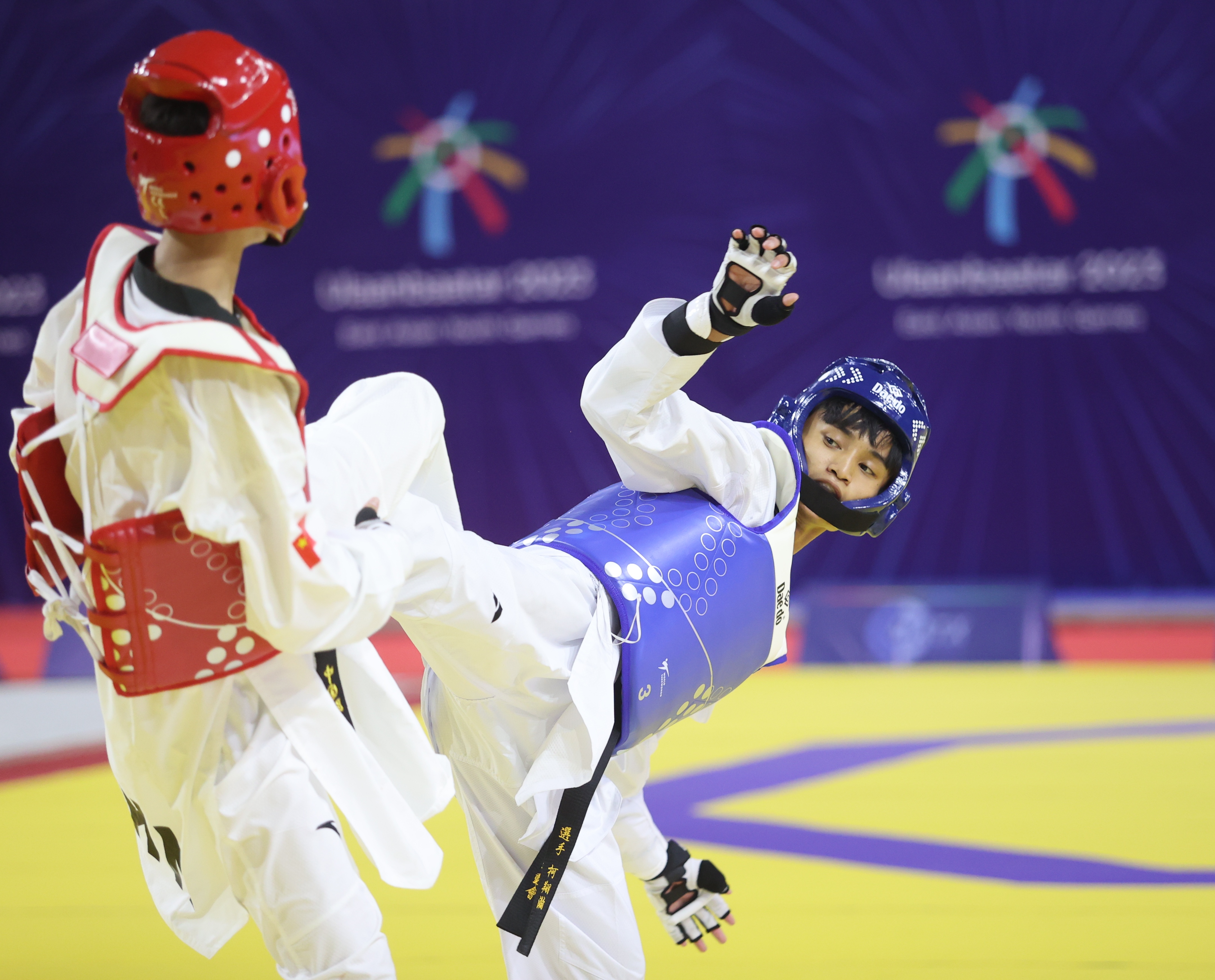 (圖)Ke Siang-han won taekwondo gold in the men’s -63kg class at the Ulaanbaatar 2023 East Asian Youth Games.